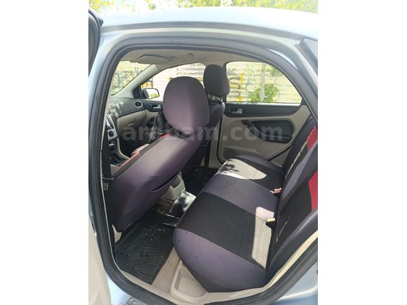 Sahibinden Ford Focus 1.6 Trend 2006 Model  350 bin km Mavi
