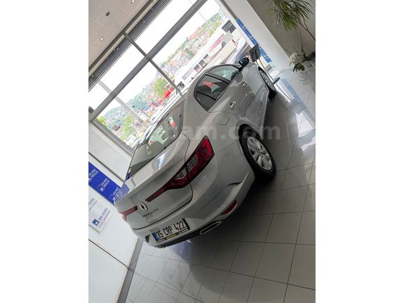  2025 MODEL TEMİZ MEGANE SEDAN