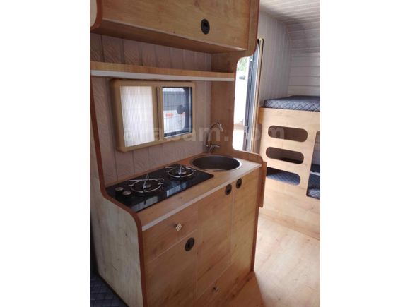 NEON KARAVAN SHOP DAN