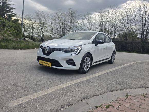 2022 Model Renault Clio 1.0 TCE X-Tronic- 100 bin km