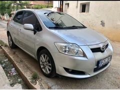 Sahibinden 132 beygirlik olan Auris 1.6 Comfort Extra LS ısıtmalı koltuk paketli