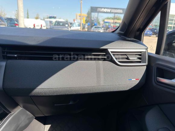 2024 RENAULT CLİO 1.6 E-TECH TECHNO ESPRİT ALPİNE HEV 145 HP