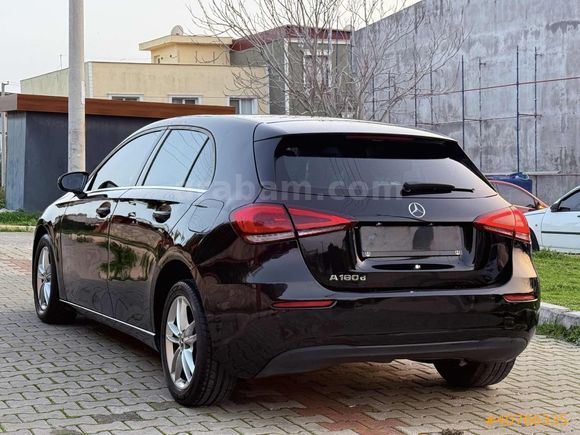 2019 MERCEDES A180d STYLE 7G-DCT
