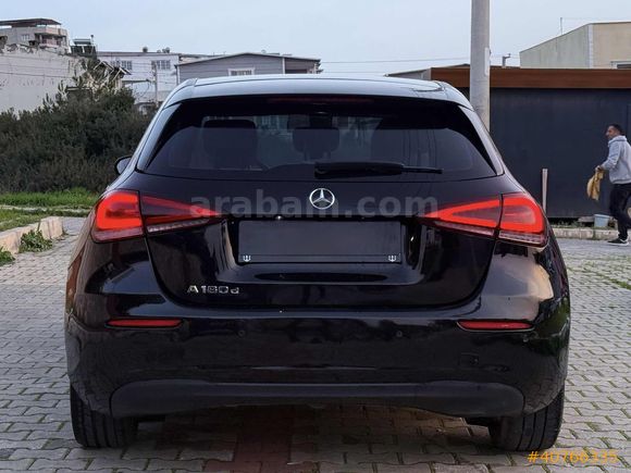 2019 MERCEDES A180d STYLE 7G-DCT