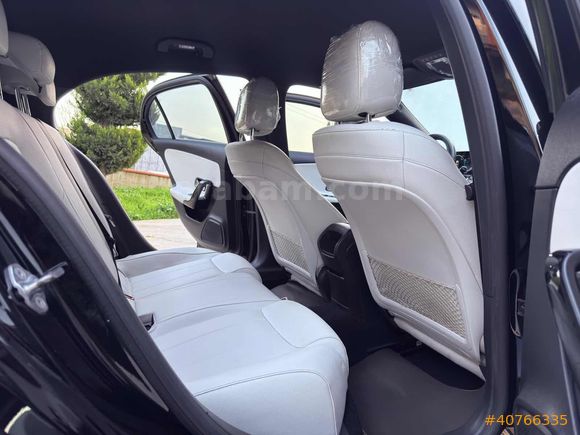2019 MERCEDES A180d STYLE 7G-DCT