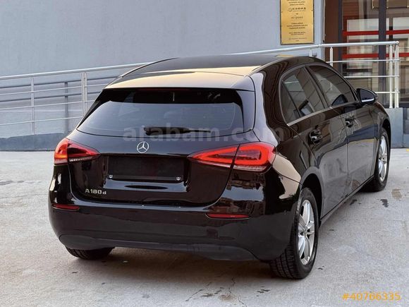 2019 MERCEDES A180d STYLE 7G-DCT