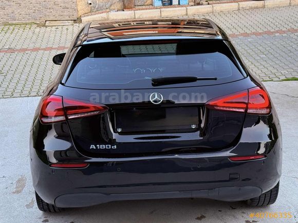 2019 MERCEDES A180d STYLE 7G-DCT