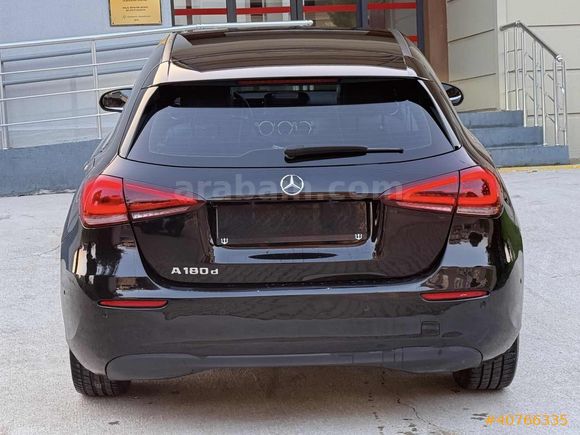 2019 MERCEDES A180d STYLE 7G-DCT