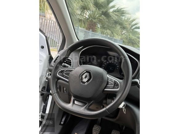 BERK AUTO'DAN-48 BİNDE-HATASIZ-BOYASIZ-KUSURSUZ MEGANE-4