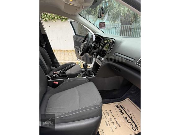 BERK AUTO'DAN-48 BİNDE-HATASIZ-BOYASIZ-KUSURSUZ MEGANE-4