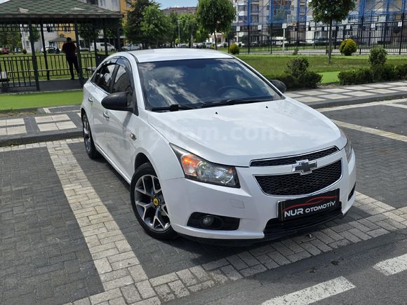BOYASIZ/ÇELİKSİBOP/TESLAEKRAN/LPG/2010 CHEVROLET CRUZE 1.6 LS