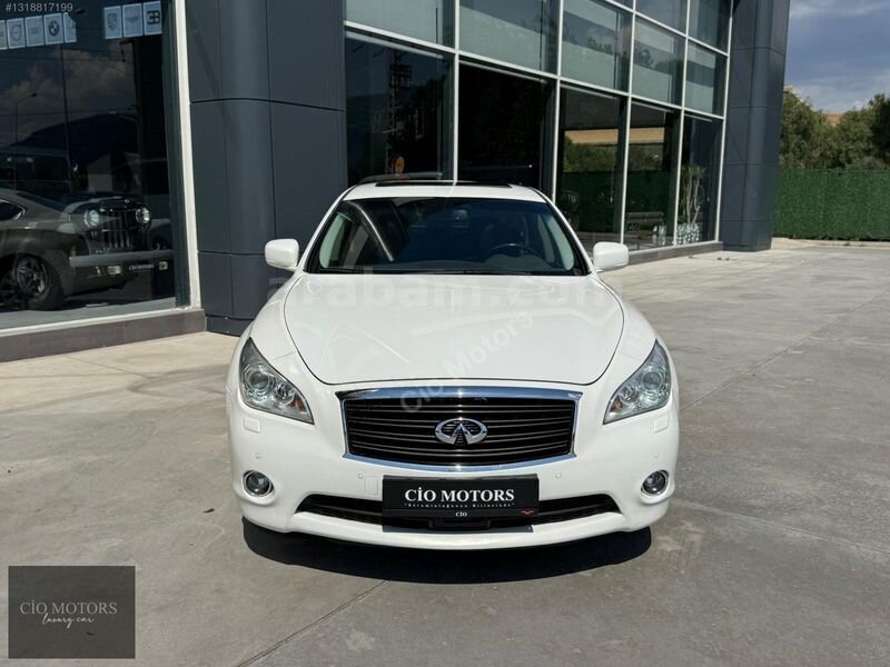 Galeriden Infiniti M M30d 2011 Model İzmir 129.000 km Beyaz