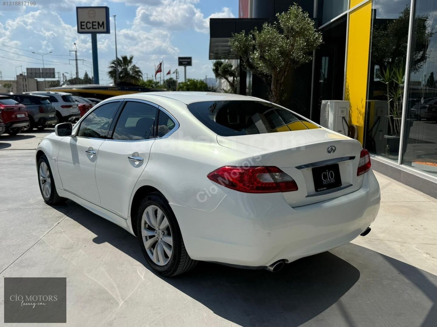 Galeriden Infiniti M M30d 2011 Model İzmir 129.000 km Beyaz 4