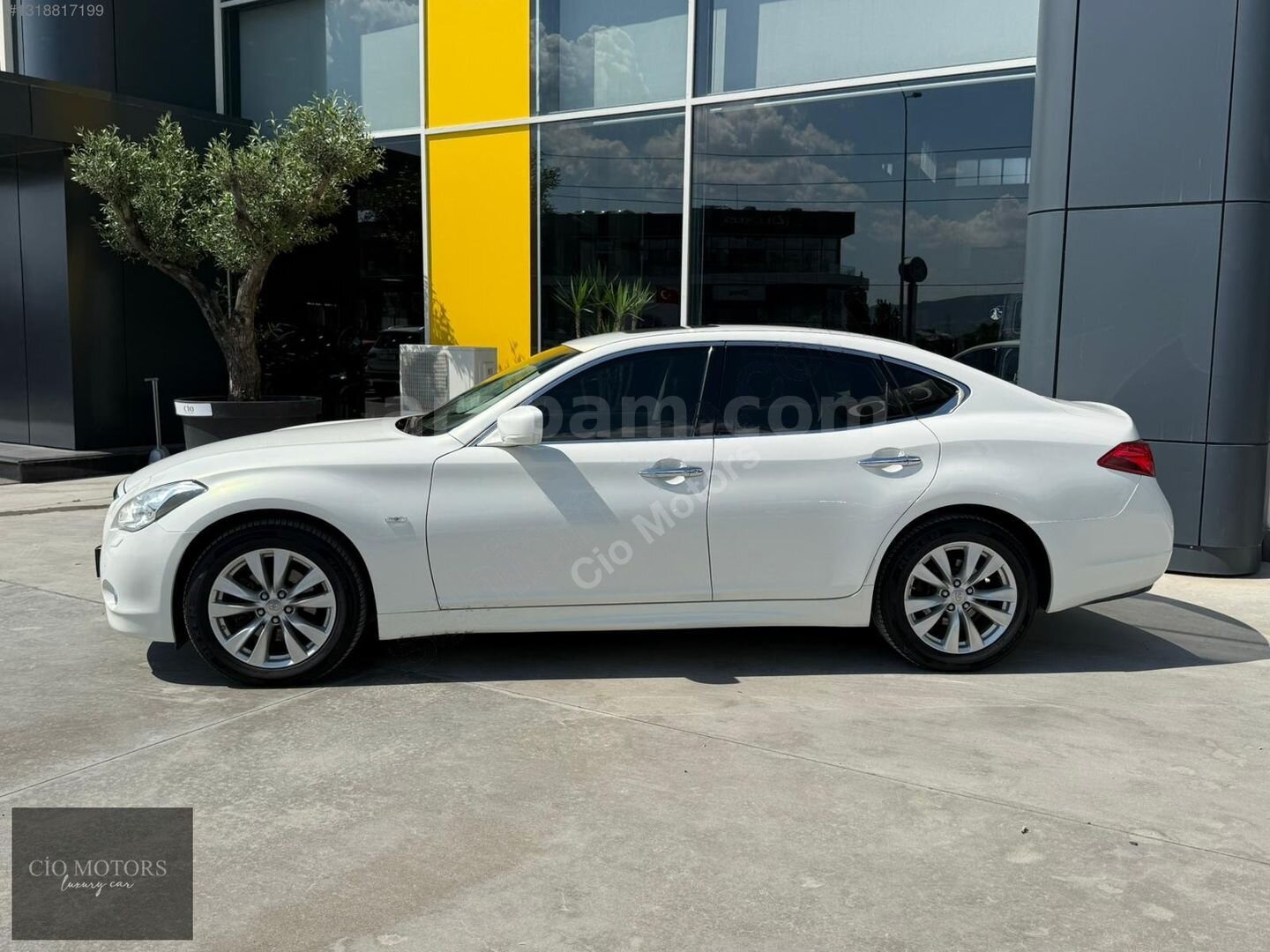 Galeriden Infiniti M M30d 2011 Model İzmir 129.000 km Beyaz 5