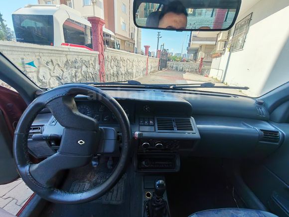 Sahibinden Renault Clio 1.4 RN 1996 Model