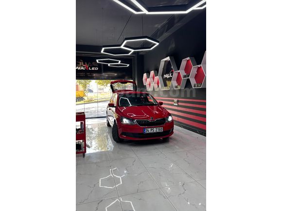 Skoda Fabia 1.0 GreenTec Ambition Servis Bakımlı Boya / Değişen / Hasar Kaydı Yok