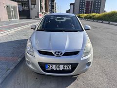 Sahibinden Hyundai i20 Troy 1.2 DOHC Team 2012 Model İstanbul 190.000 km Gri (Gümüş)