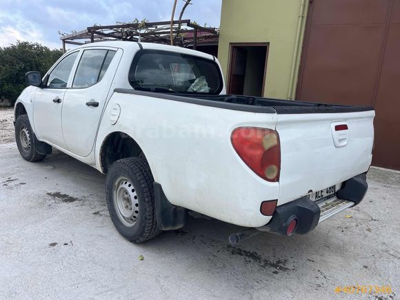 ERSAKAY 2'DEN TEMİZ VE BAKIMLI MiTSUBISHi L200 4X4