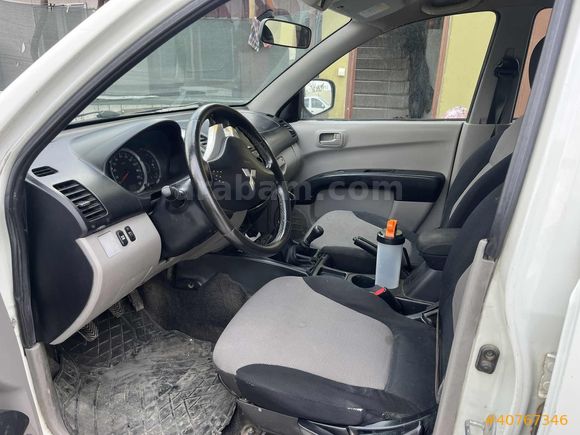 ERSAKAY 2'DEN TEMİZ VE BAKIMLI MiTSUBISHi L200 4X4