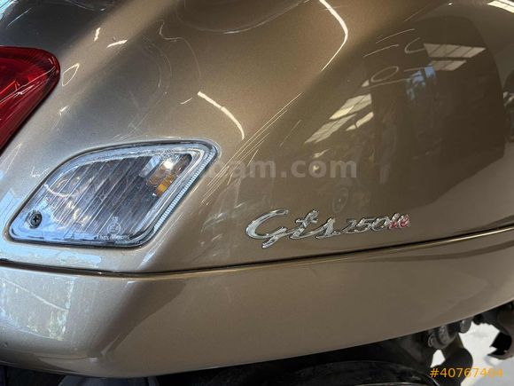 | UNIQ AUTO | 2011 VESPA GTS 250