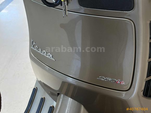 | UNIQ AUTO | 2011 VESPA GTS 250