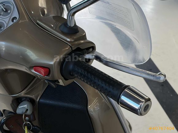| UNIQ AUTO | 2011 VESPA GTS 250