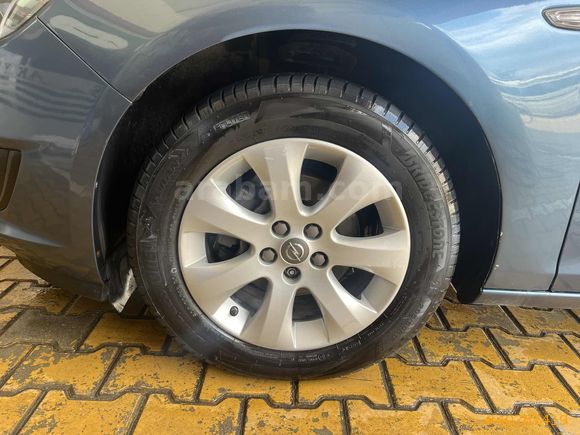 ERSAKAY 2 DEN OPEL ASTRA 1,6 LPG'Lİ TESLA EKRANLI EDİTİON PLUS..