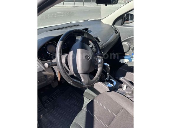  Fluance Otomatik dizel  223000 km,de    
