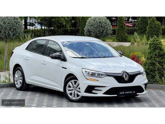 AKE MOTORS'dan Renault Megane 1.3 TCe Joy YENİ KASA 1 LOKAL !!!