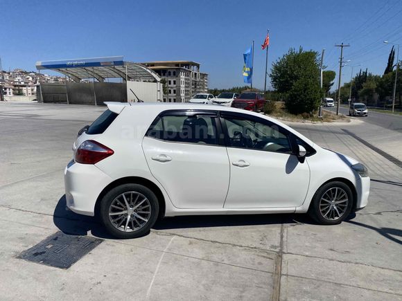 Sahibinden Toyota Auris 1.4 D-4D Comfort Extra 2011 Model 
