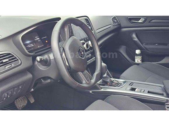 Sahibinden Renault Megane 1.3 TCe Touch 2024 Model 