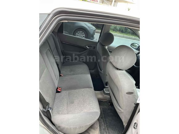 Sahibinden Ford Focus 1.6 Ghia 2001 Model 