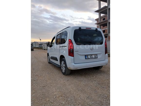 Sahibinden Opel Combo 1.5 CDTI Edition 2022 Model Bursa 110.000 km Beyaz