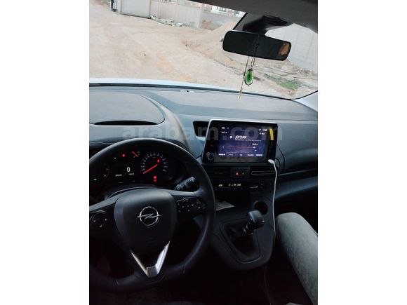 Sahibinden Opel Combo 1.5 CDTI Edition 2022 Model Bursa 110.000 km Beyaz