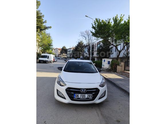 Sahibinden Hyundai i30 1.6 GDi Style 2016 Model  232000 km Beyaz