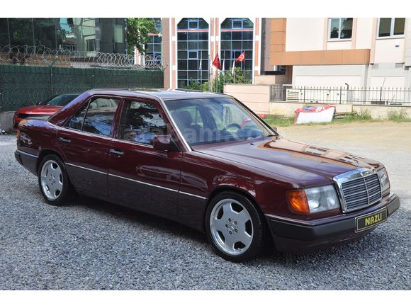 1991 MERCEDES 200 E (senetle taksitlendirme seçeneğimiz vardır)