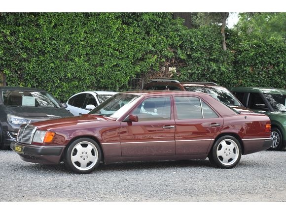 1991 MERCEDES 200 E (senetle taksitlendirme seçeneğimiz vardır)