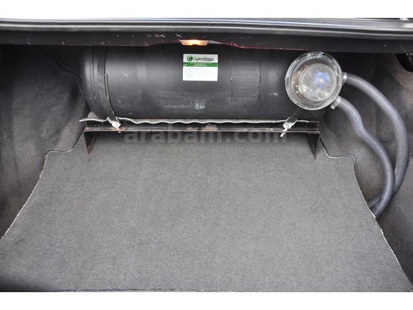 1991 MERCEDES 200 E (senetle taksitlendirme seçeneğimiz vardır)