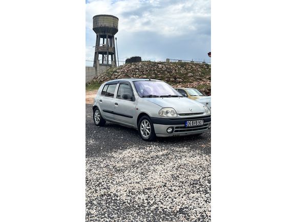 2002 MODEL RENAULT CLIO 2 1.4 16V