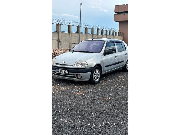2002 MODEL RENAULT CLIO 2 1.4 16V