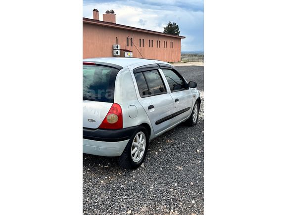 2002 MODEL RENAULT CLIO 2 1.4 16V
