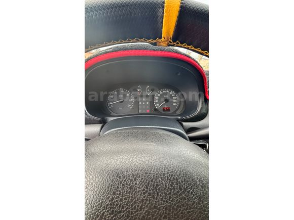 2002 MODEL RENAULT CLIO 2 1.4 16V