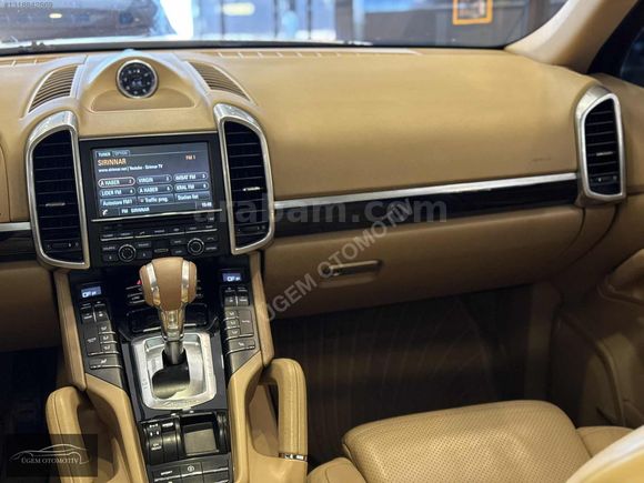 ÜGEM'DEN 2014 PORSCHE CAYENNE PUSULA CARBON DRKSYN BOYASIZ