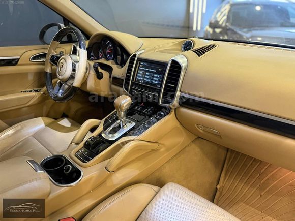 ÜGEM'DEN 2014 PORSCHE CAYENNE PUSULA CARBON DRKSYN BOYASIZ