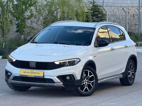 Galeriden Fiat Egea Cross 1.4 Fire Lounge 2023 Model Van