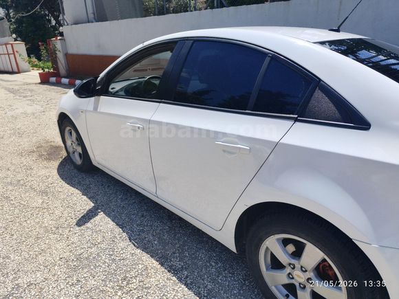 Sahibinden Chevrolet Cruze 1.6 LS 2011 Model  130.000 km Beyaz
