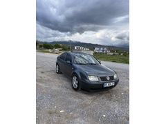 Sahibinden Volkswagen Bora 1.6 Comfortline 2001 Model  325000 km
Sunroof Dijital Klima Gümüş Kadran