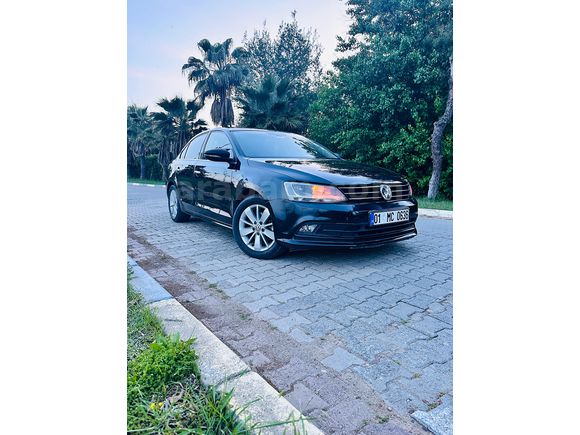 Sahibinden Volkswagen Jetta 1.6 TDi Comfortline 2015 Model Ağır hasar kaydıdır.