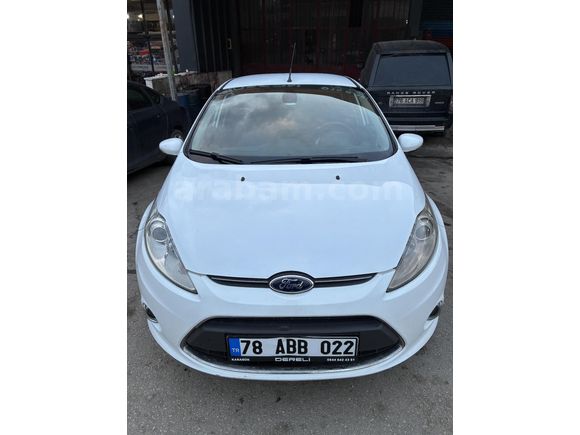 Sahibinden Ford Fiesta 1.4 Titanium 2012 Model  157.778 km Beyaz