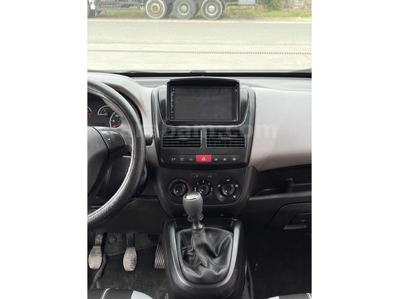 YENİ GELEN OTOMOBİL RUHSATLI HATASIZ BOYASIZ FİAT DOBLO